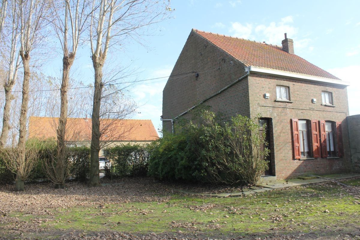 Hoofdfoto van de publicatie: Prachtig gelegen te verbouwen hoeve te koop te Westende