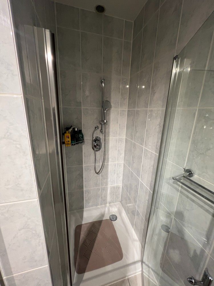 Luxueus gelijkvloers appartement met 3 slaapkamers, tuin en garage foto 12