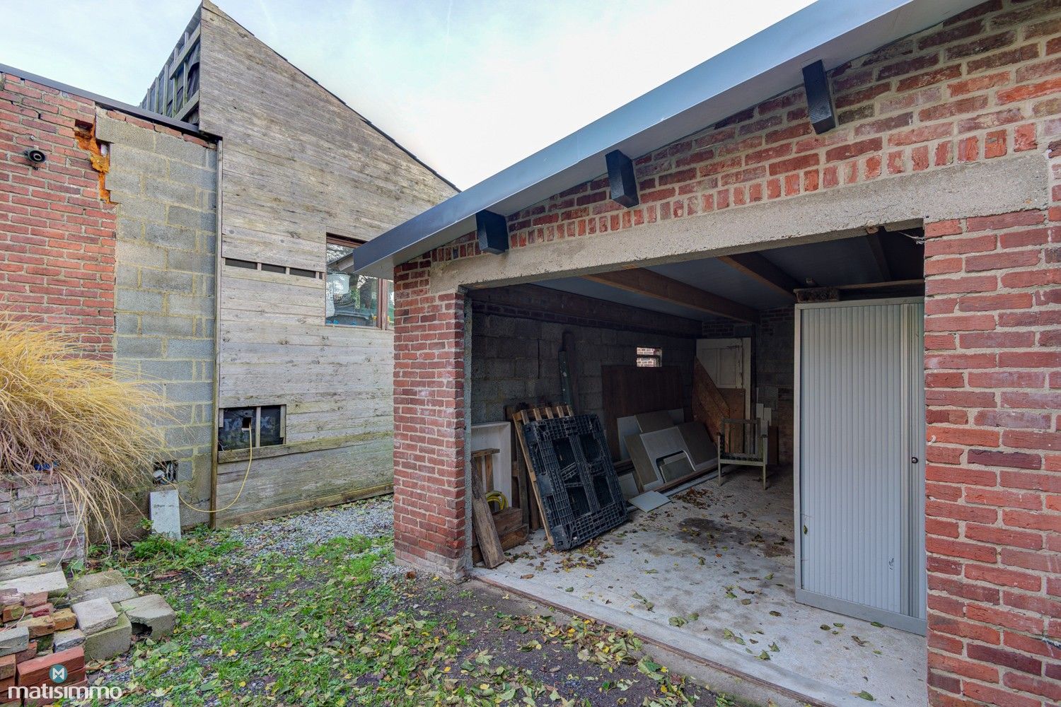 GROTENDEELS GERENOVEERDE GEZINSWONING MET ZUIDGERICHTE TUIN IN MILLEN foto 31