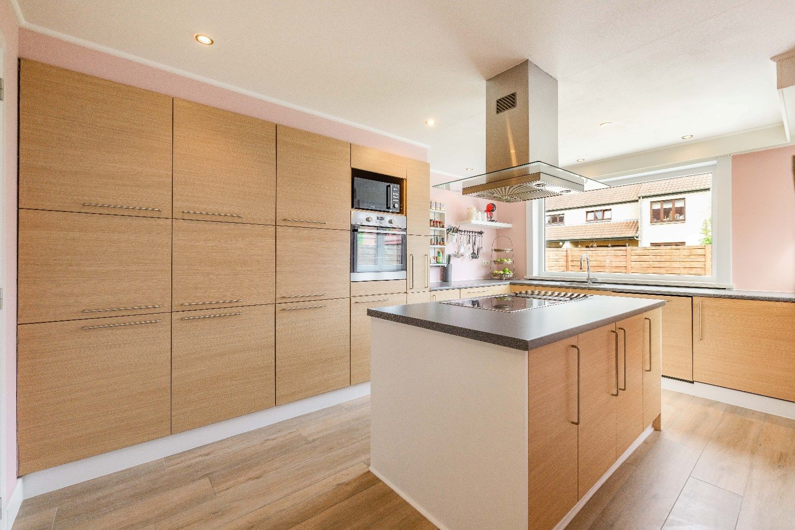 PERFECT ONDERHOUDEN &  ENERGIEZUINIGE WONING MET TUIN & GARAGE  foto 8