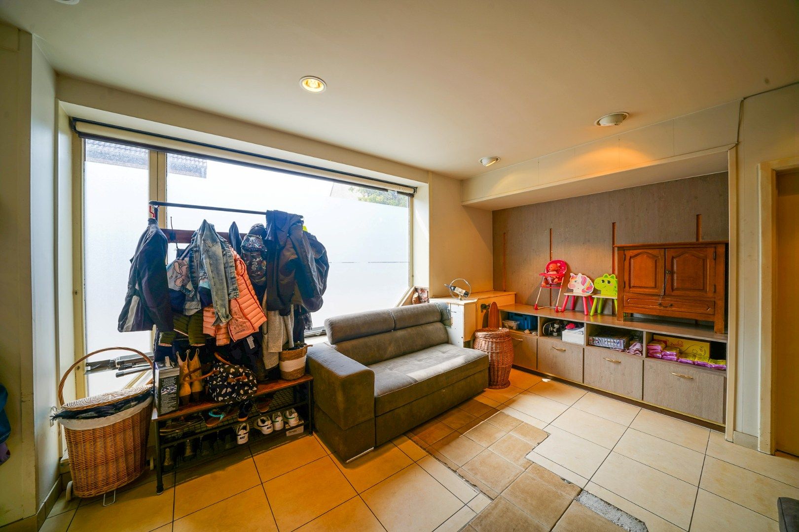 Ruime woning met garage en werkplaats te Zandvoorde foto 4