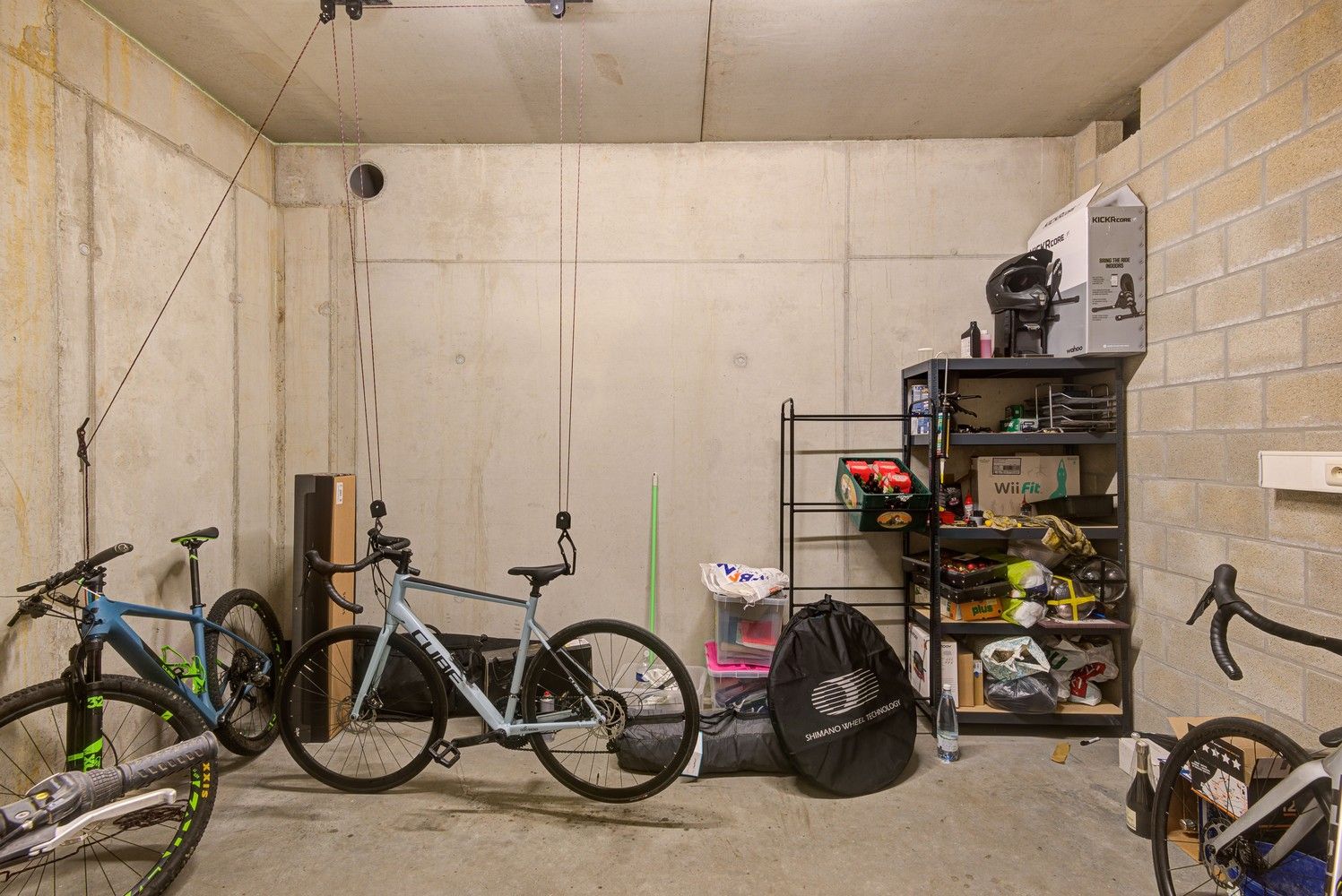 INSTAPKLAAR GELIJKVLOERS APPARTEMENT MET 2 SLAAPKAMERS EN AUTOSTAANPLAATS TE HASSELT foto 17