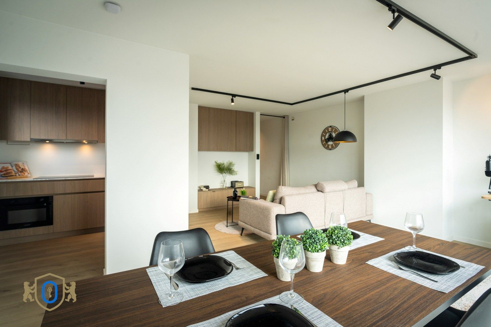 Instapklaar 1-slpkr appartement met terras foto {{pictureIndex}}