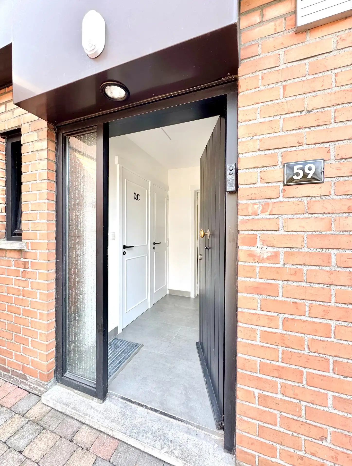 GERENOVEERDE GELIJKVLOERSE WONING | 3 KAMERS | GARAGE | 274 M² foto 4