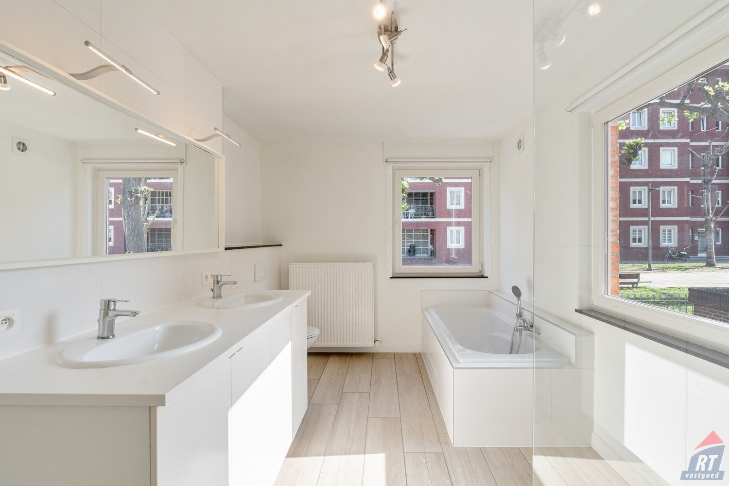 Instapklare woning met stadstuin in hartje Sint-Truiden foto 12