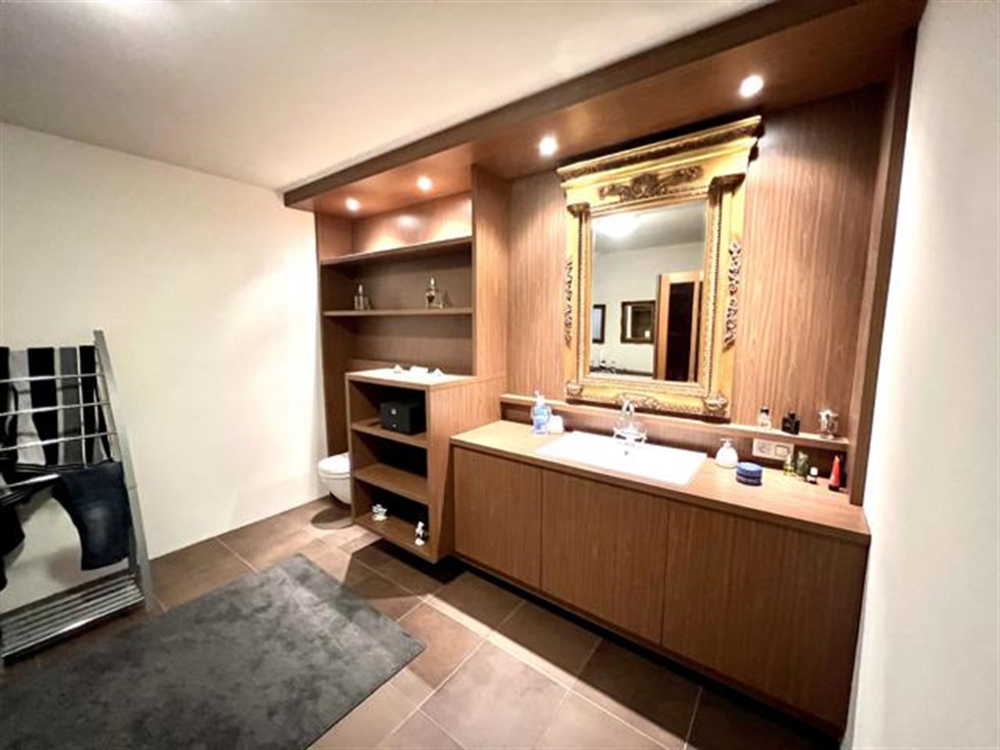 Prachtige villa met 9 slaapkamers en buitenzwembad foto 22