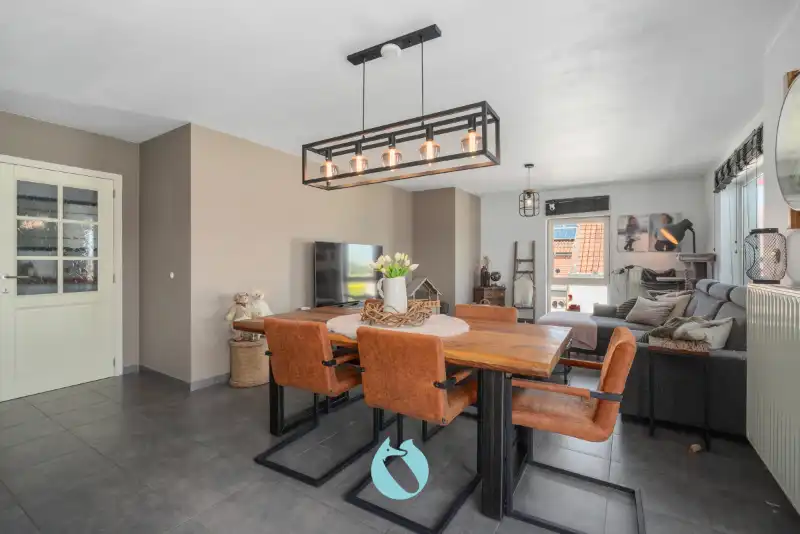 Rustig gelegen tweeslaapkamerappartement te huur in Zelzate foto 6