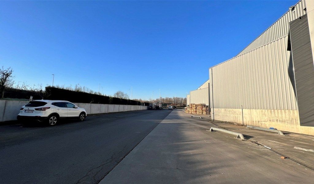Opslagruimte te huur vlakbij R4 te Evergem foto 12