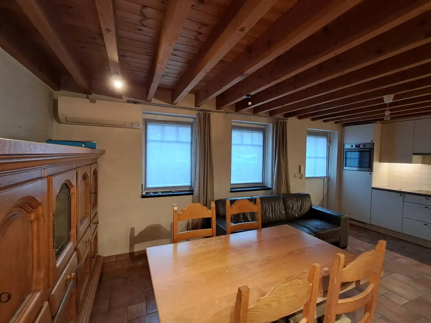 Knusse woning, centraal gelegen te Oedelem. foto 2