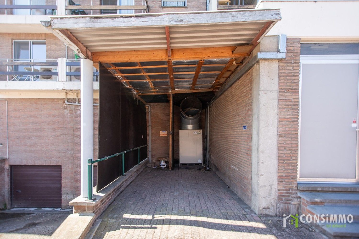 Handelspand/kantoorruimte van 325m² in Genk-Centrum! foto 21