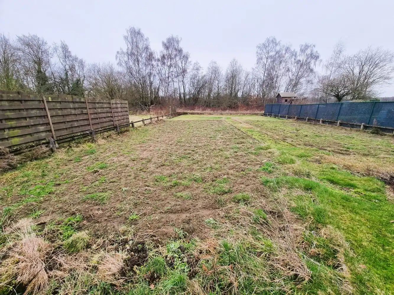 Vrijstaande woning, rustig gelegen op een perceel met groen verzicht van 925m² foto 3