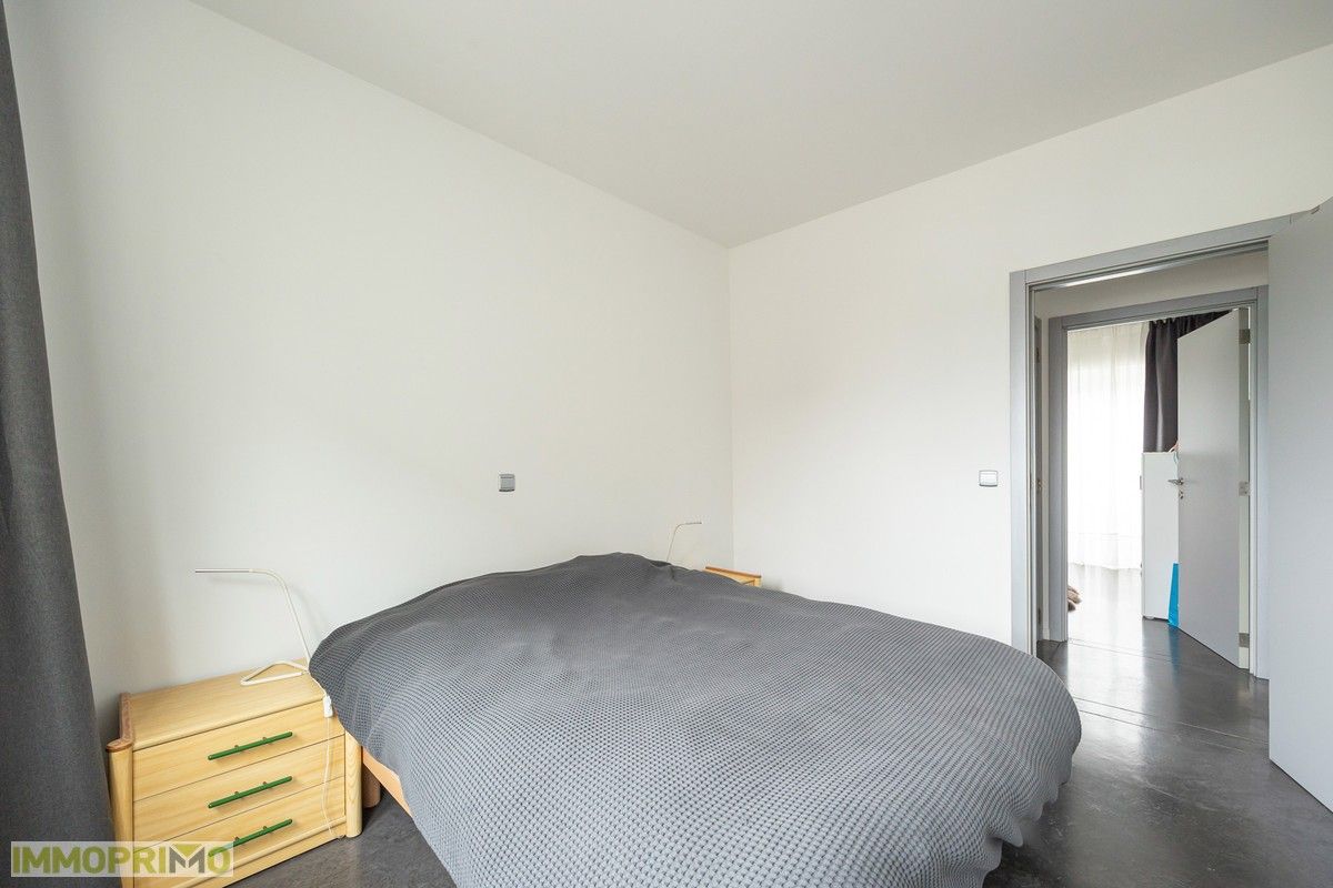 Ruim appartement met 3 slaapkamers en terras van 12 m2. foto 10