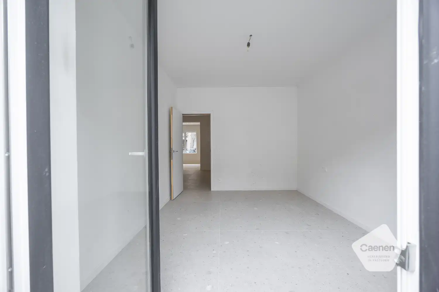 Gerenoveerd appartement te Mariakerke foto 17