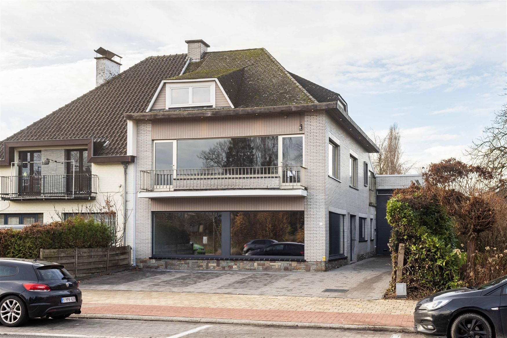 Commercieel gelijkvloers met duplex en loods van ca. 240m² foto 2