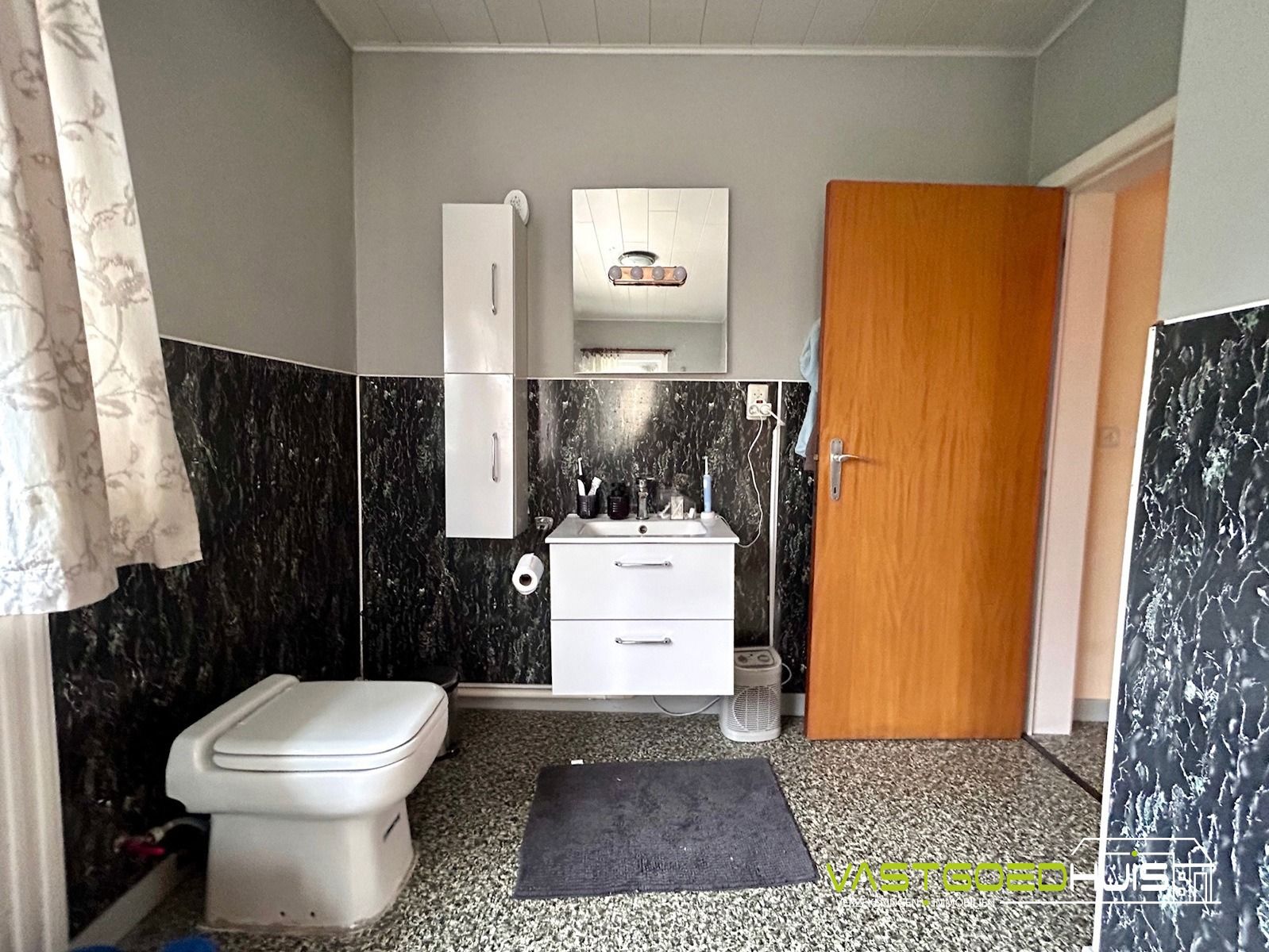 Karaktervolle, halfopen bebouwing met garage en tuin foto 22