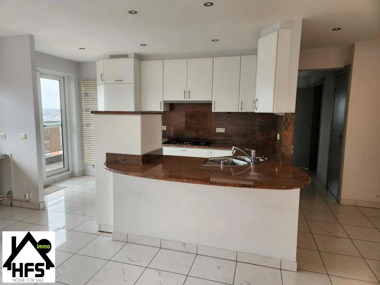 Knap appartement met top uitzicht en 3 kamers foto 2