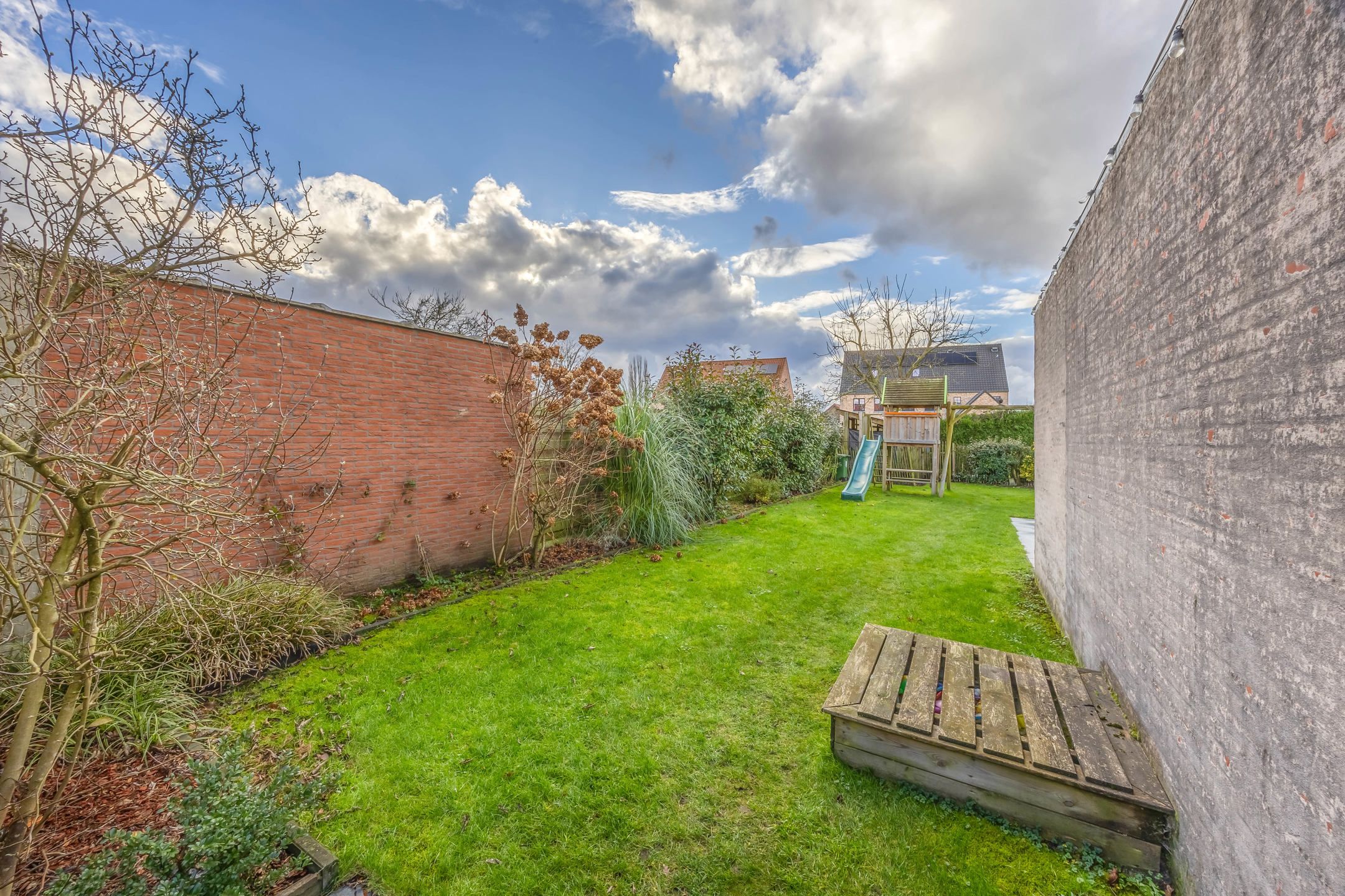 Charmante HOB met overdekt terras, omheinde tuin en garage foto 19