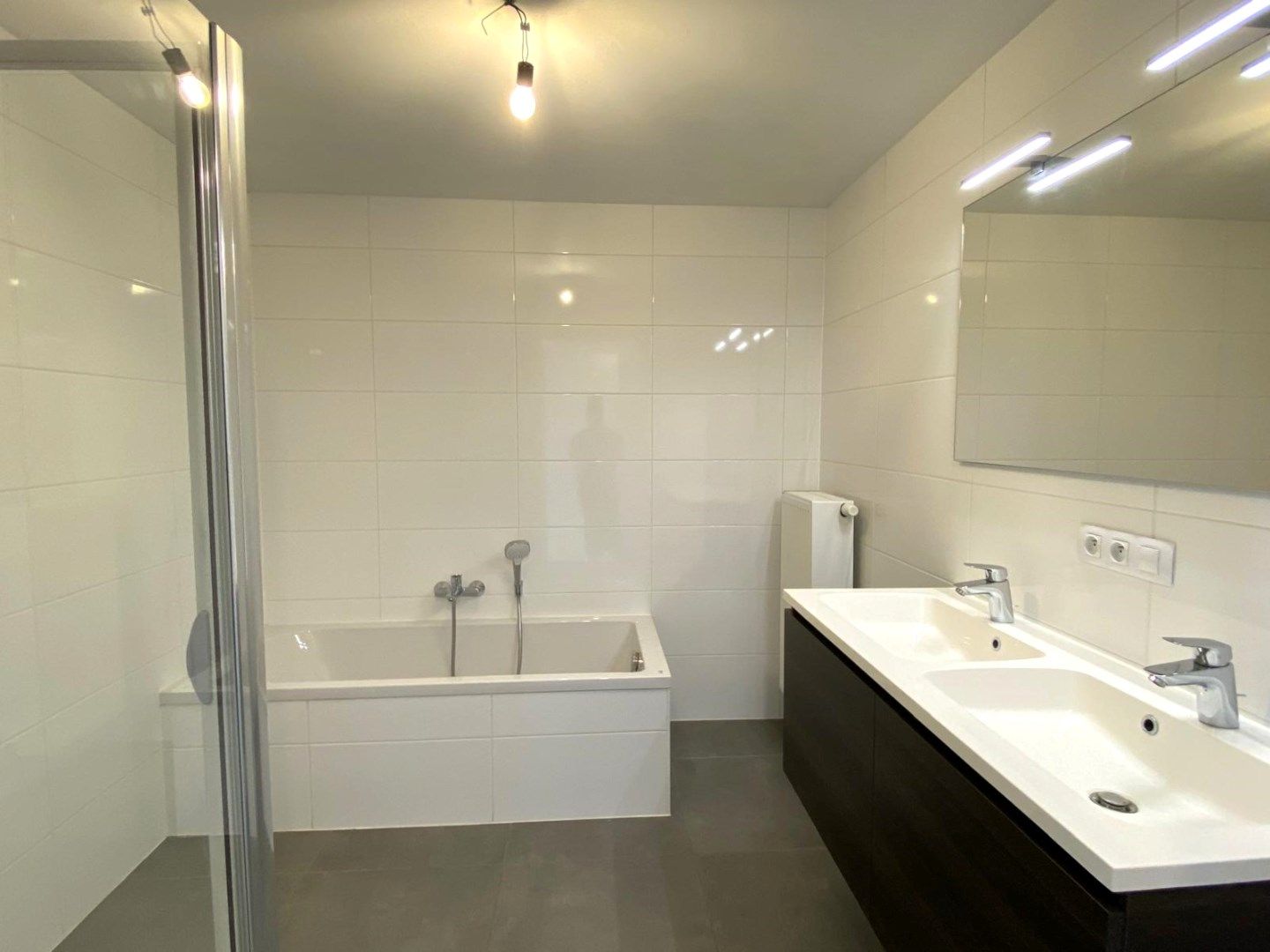 INSTAPKLAAR EN ENERGIEZUINIG APPARTEMENT MET 2 SLPKS | 2 TERRASSEN EN GARAGEBOX foto 7