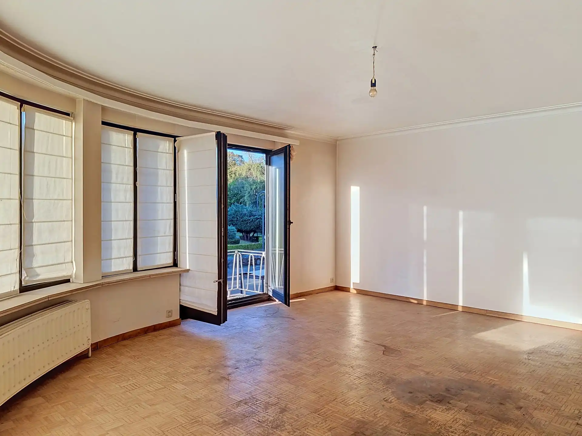 TE KOOP – 2 SLAAPKAMER APPARTEMENT MET GARAGE OP TOPLOCATIE foto 4