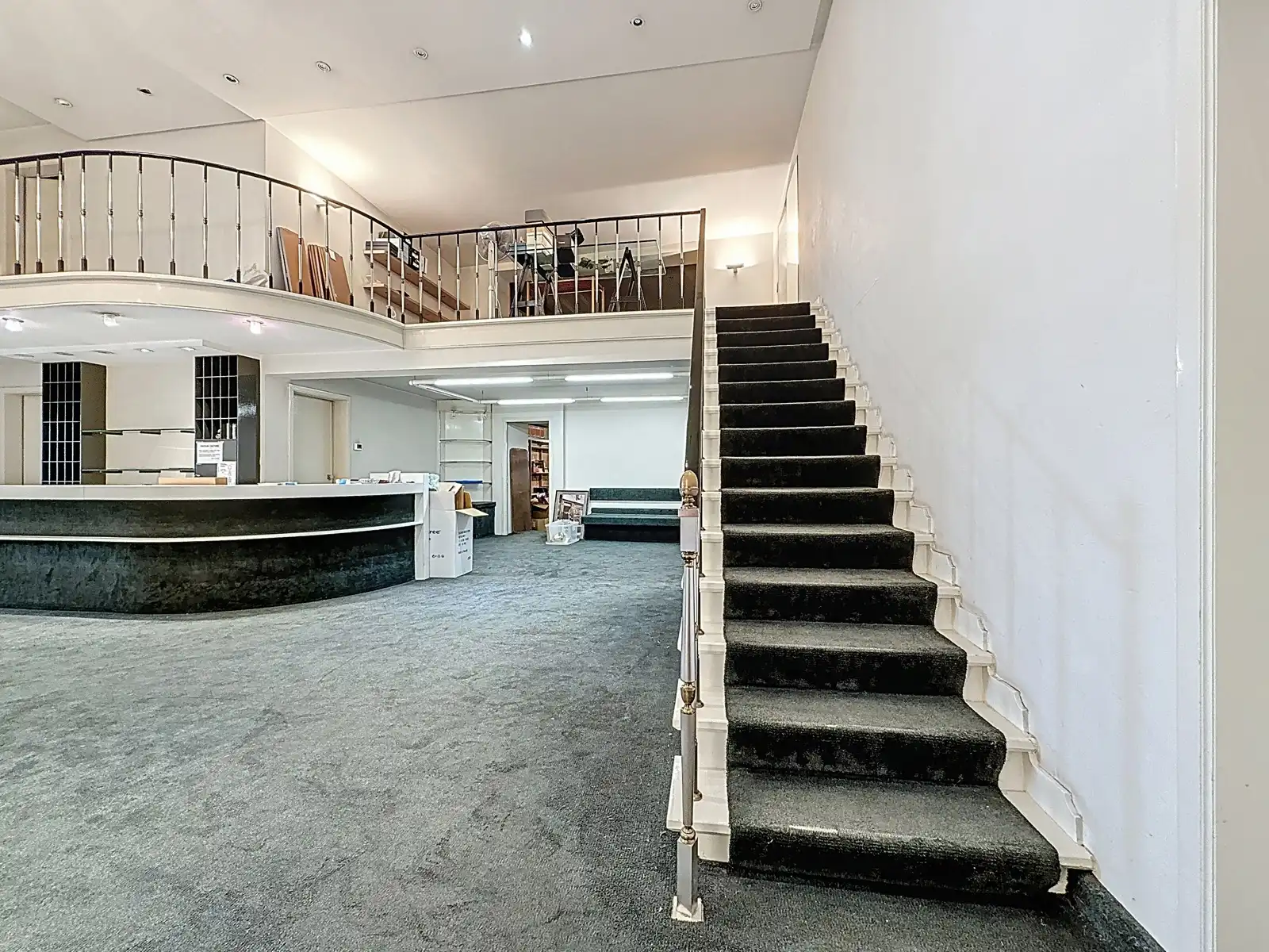 Uniek handelspand met ruim appartement en tuin foto 5