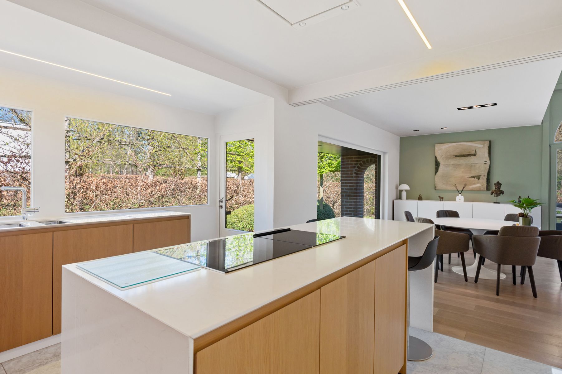 Luxueuze gelijkvloerse villa met zwemvijver op ca. 898 m². foto 8