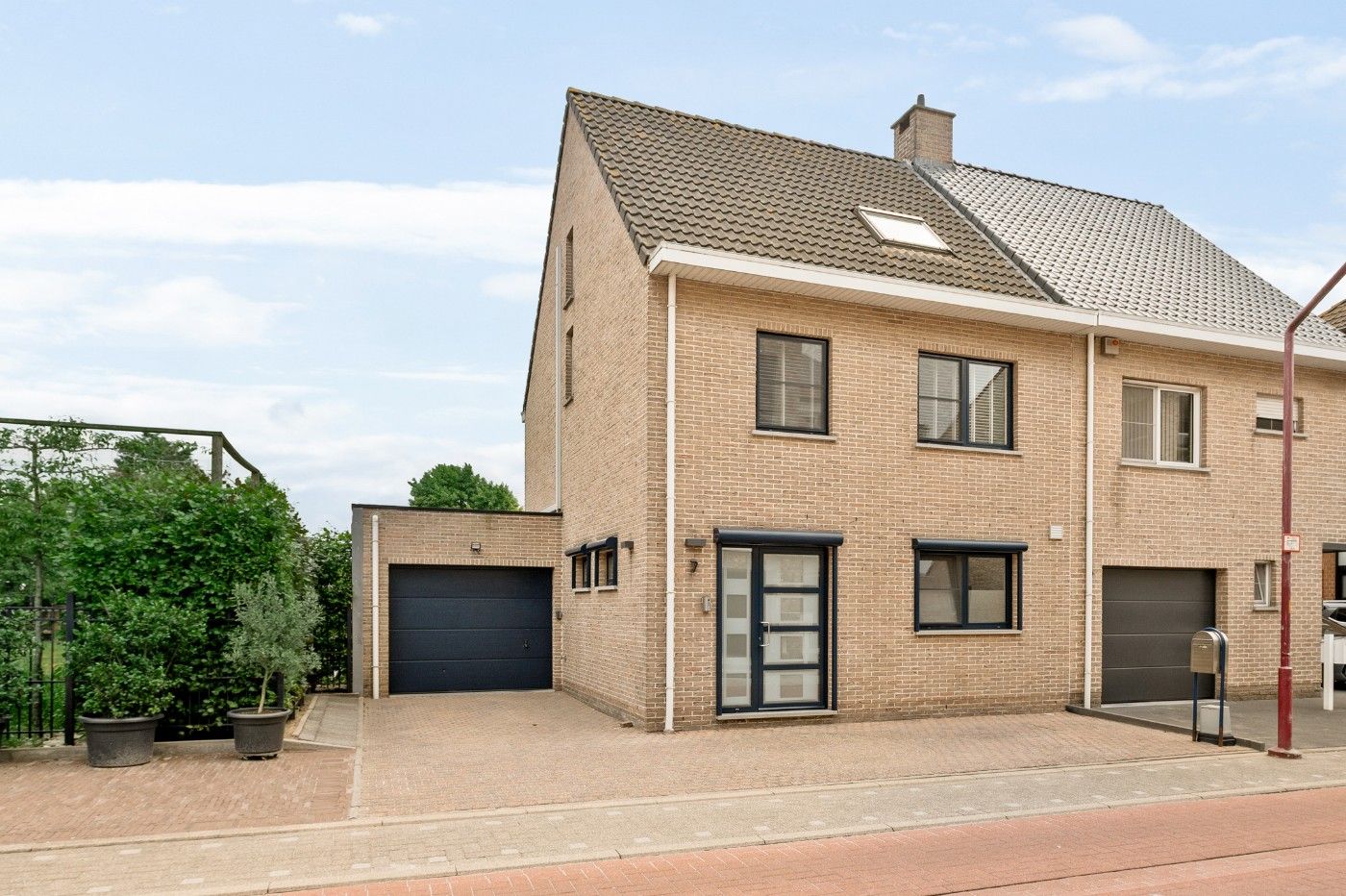 Instapklare HOB met 5 slpk., tuin en inpandige garage foto 27
