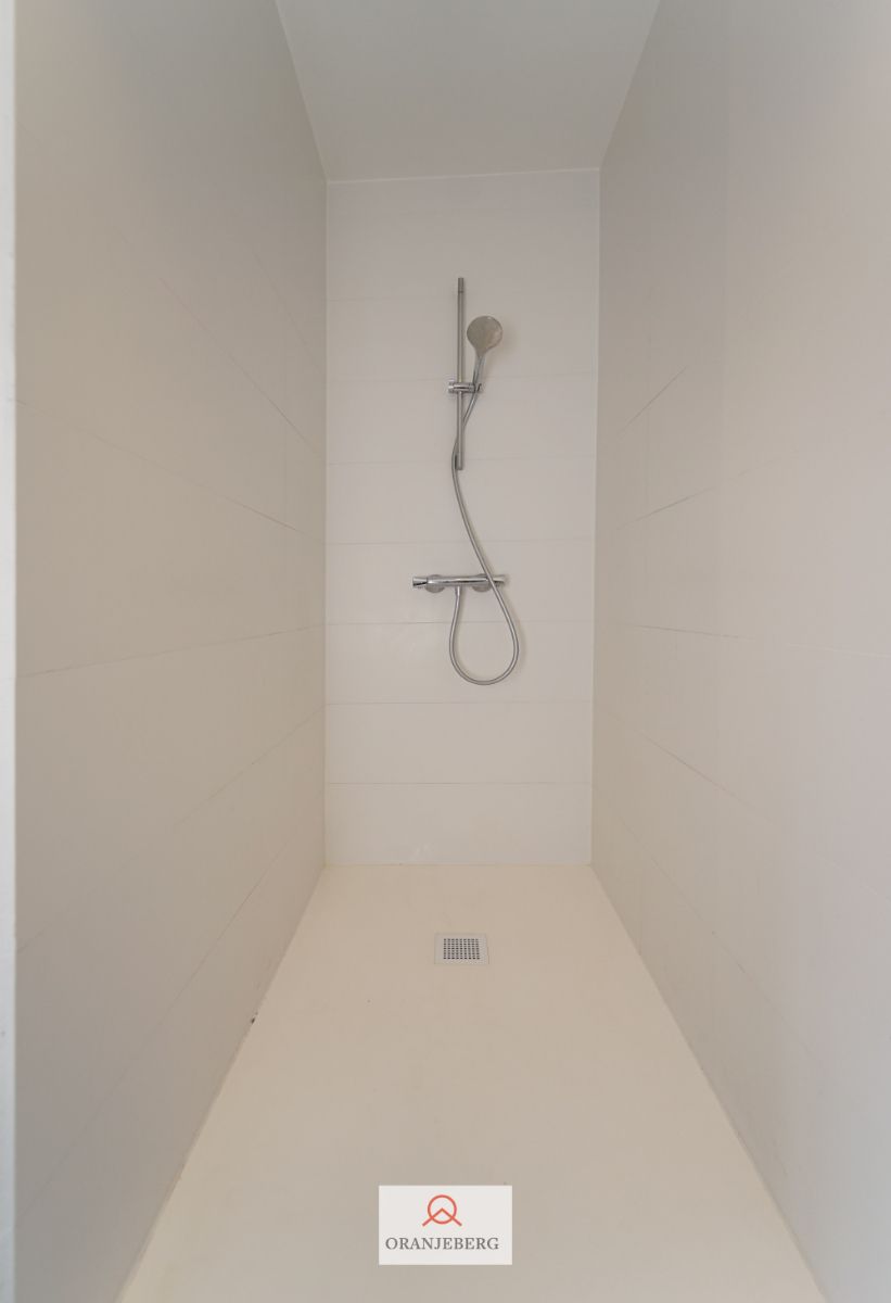 Gerenoveerde herenwoning met 4 slpk's vlakbij Muinkpark foto 44