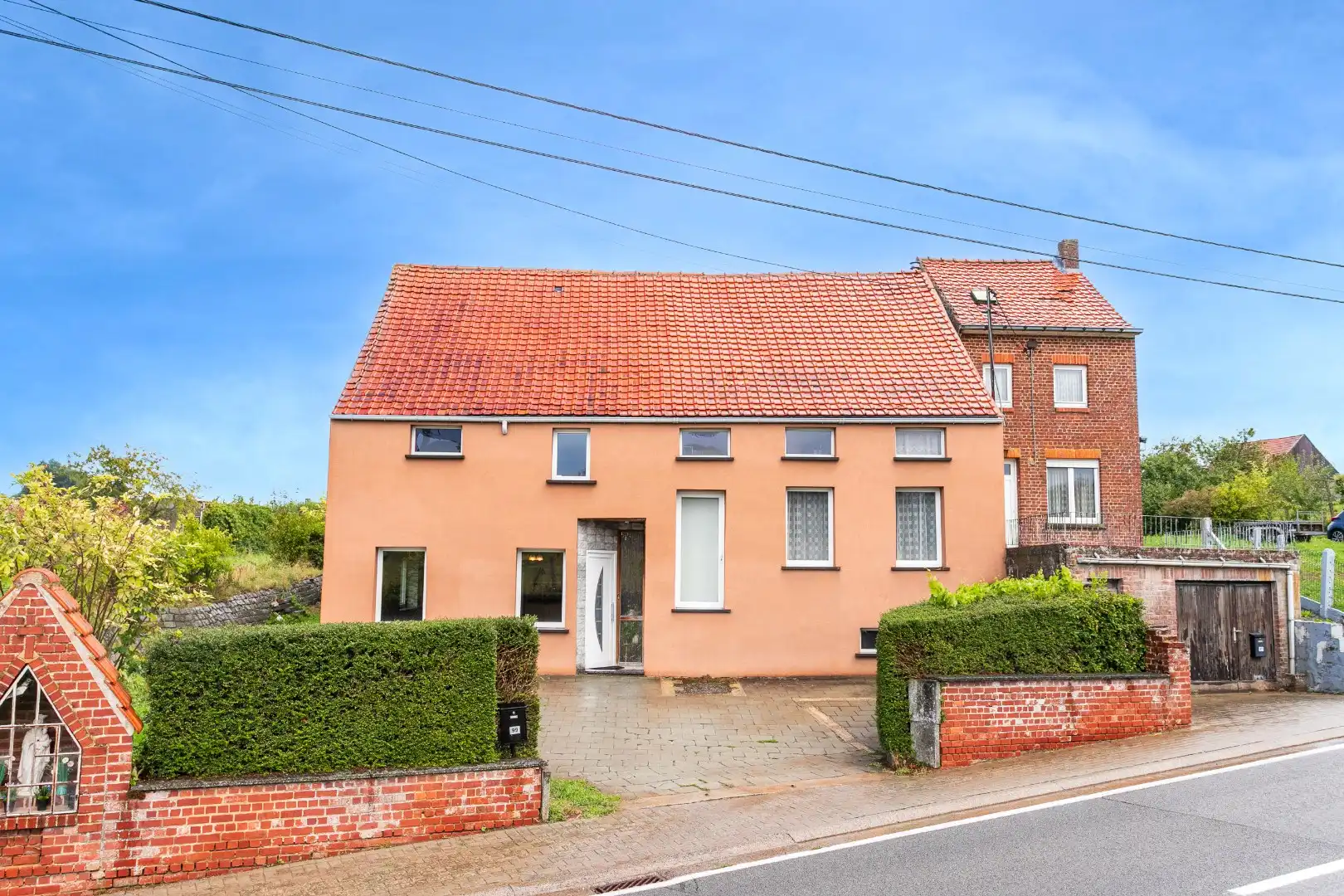 Unieke eigendom met twee woningen op een ruim perceel van 3.130 m² te Galmaarden foto 2