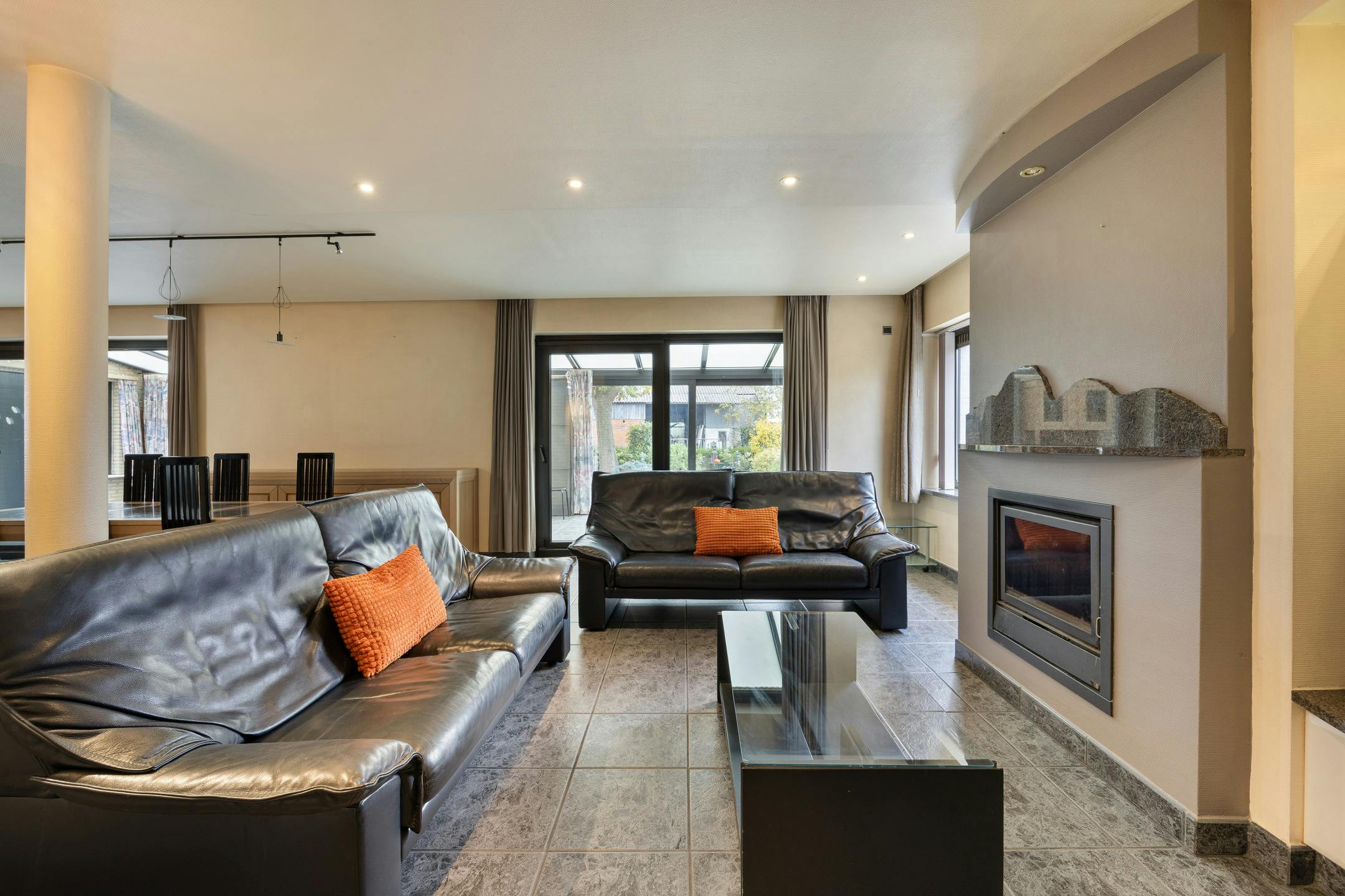 Te renoveren hoeve en bijgebouwen met charme en potentieel foto 3