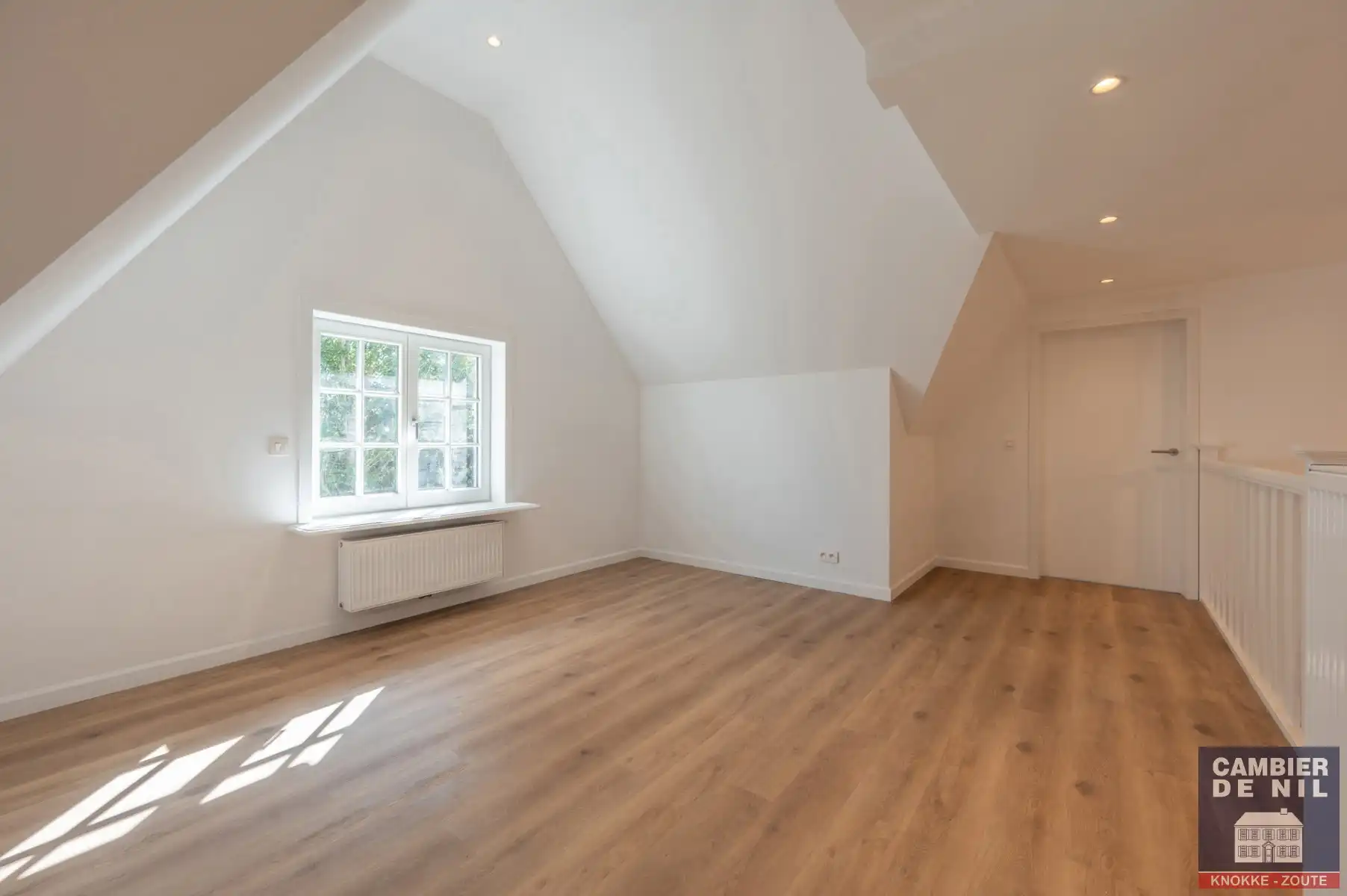 Gerenoveerde, ongemeubelde koppelvilla met zuidgerichte tuin palend aan de golf - Zoute foto 40