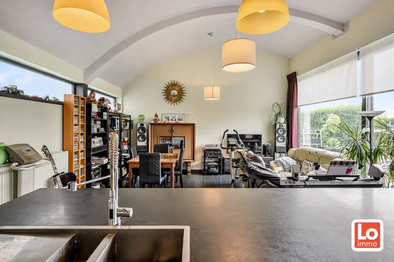 Instap klaar appartement met afzonderlijke garage op een gemakkelijk bereikbare locatie nabij  het centrum van Lochristi! foto 4