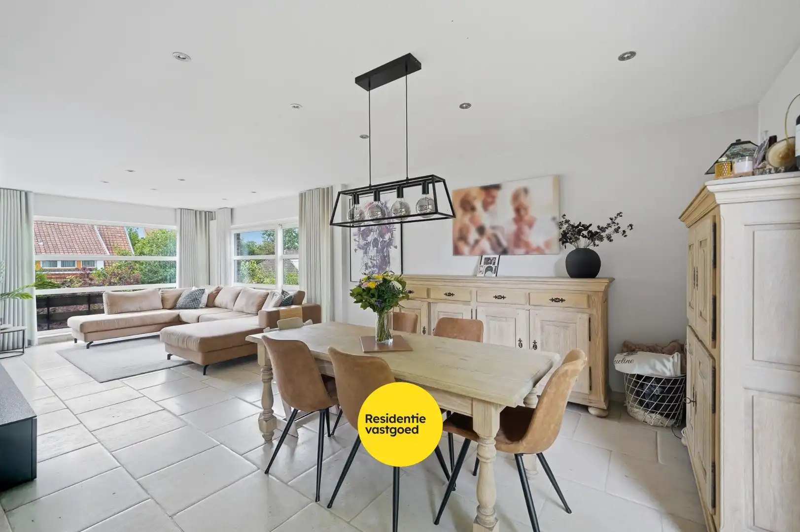 Duplex-appartement van 165 m² met garage, carport en zonnig terras in de Vicognewijk foto 3