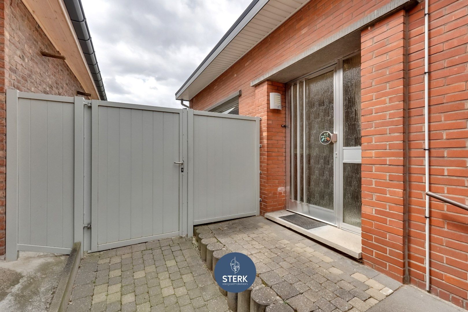 OP TE KNAPPEN GEZINSWONING MET VEEL CHARME TE EIGENBILZEN !  foto 5