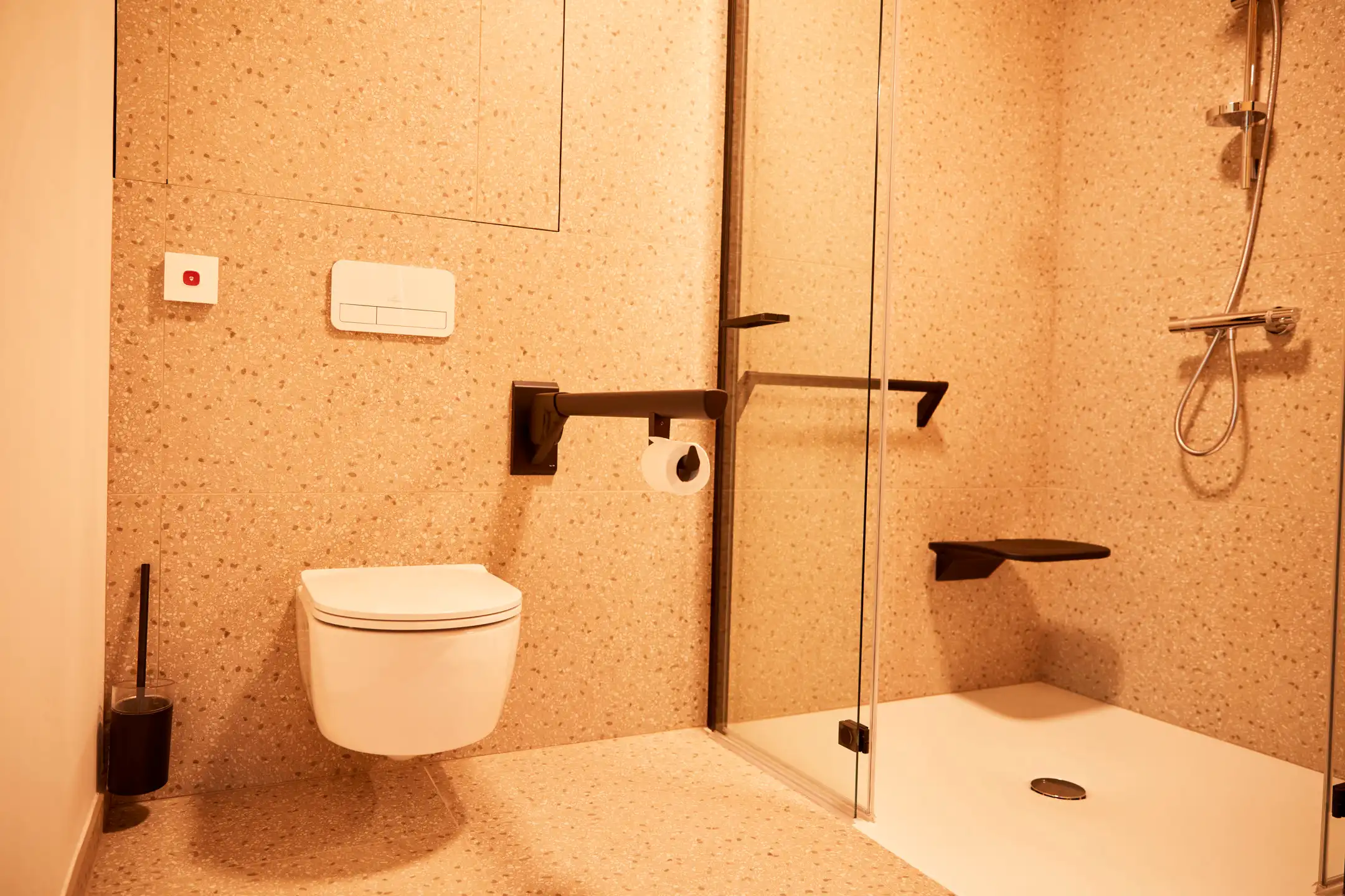 WICHELEN - Unieke serviceflat op centrale locatie foto 7