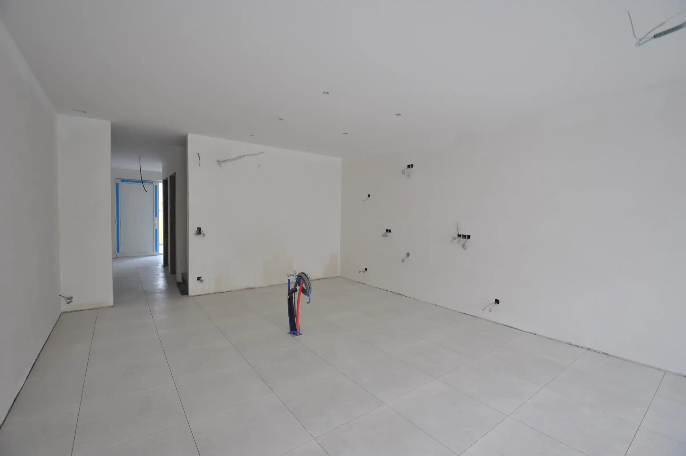 Ruime nieuwbouwwoning met  grote garage foto 8