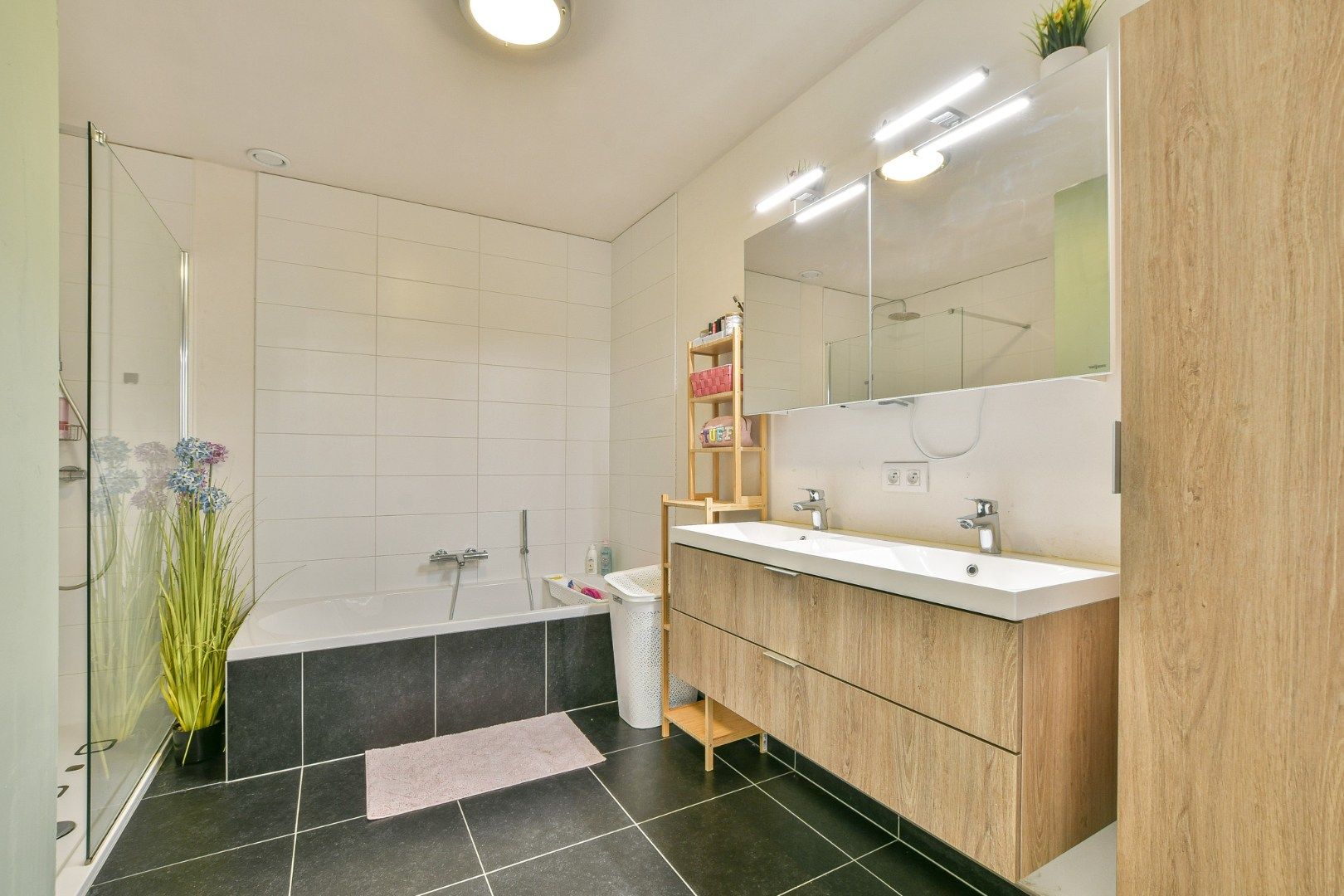 Recente gezinswoning met 4 slaapkamers op toplocatie in De Haan! foto 22