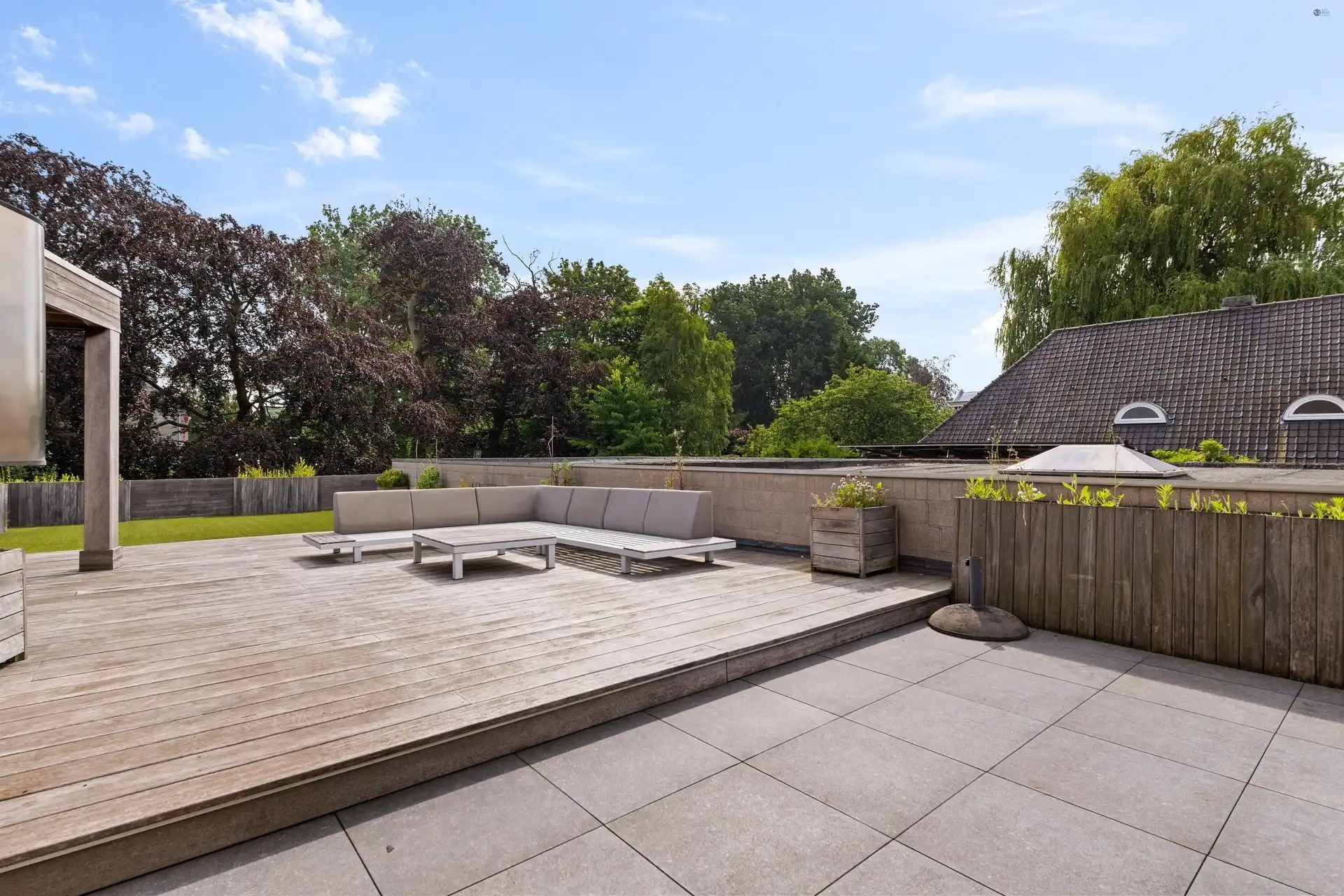 Zeer ruim duplex appartement met groot terras, beroepsruimte en garage van 70m² foto 9