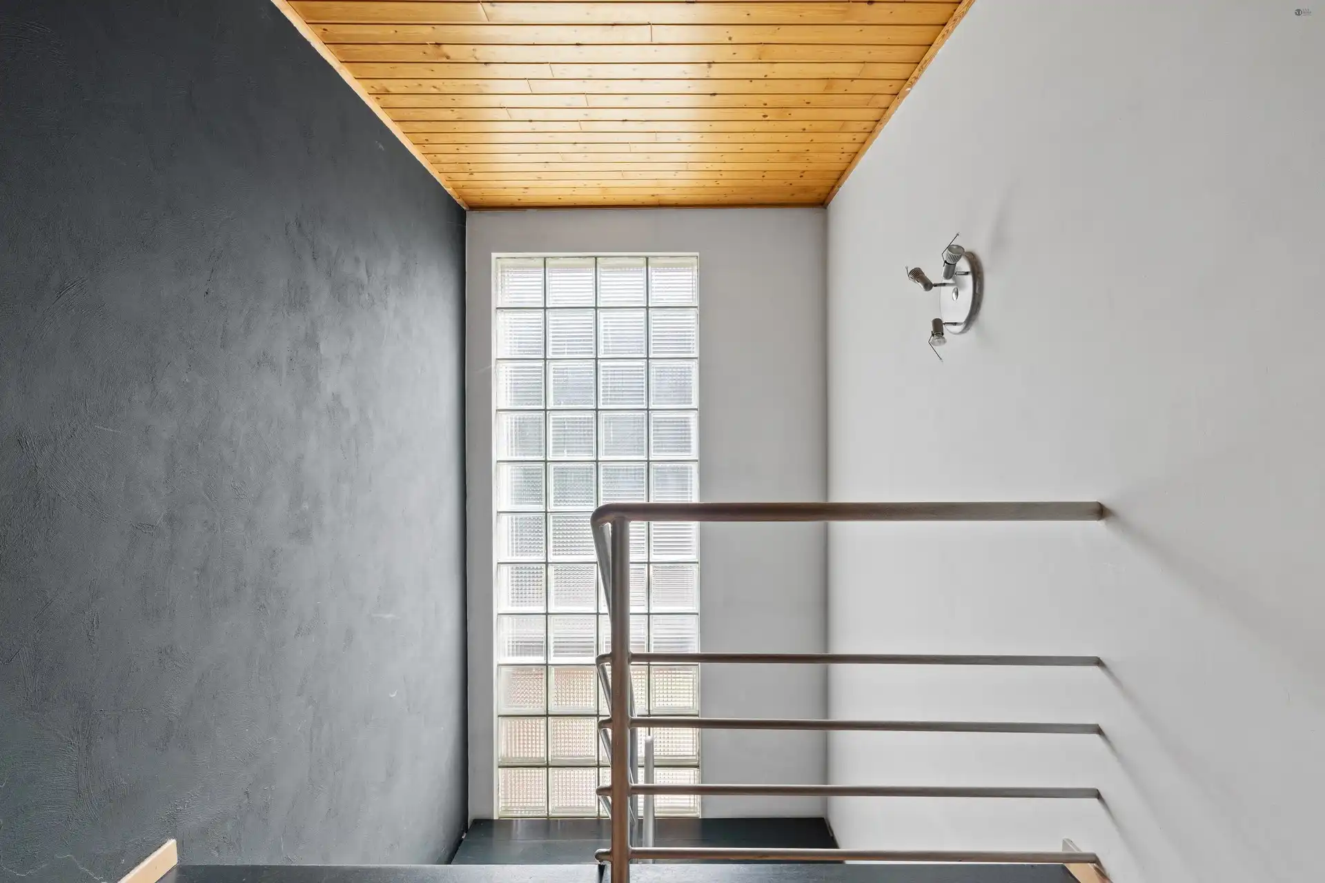 Zeer ruim duplex appartement met groot terras, beroepsruimte en garage van 70m² foto 9