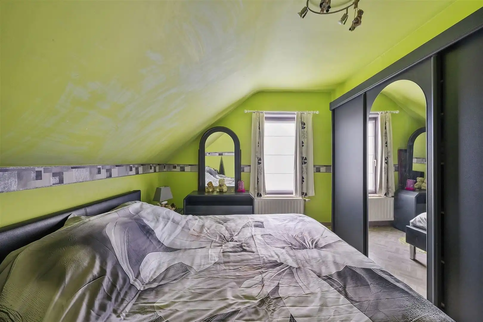 Halfopen bebouwing met 3 slpk's foto 18