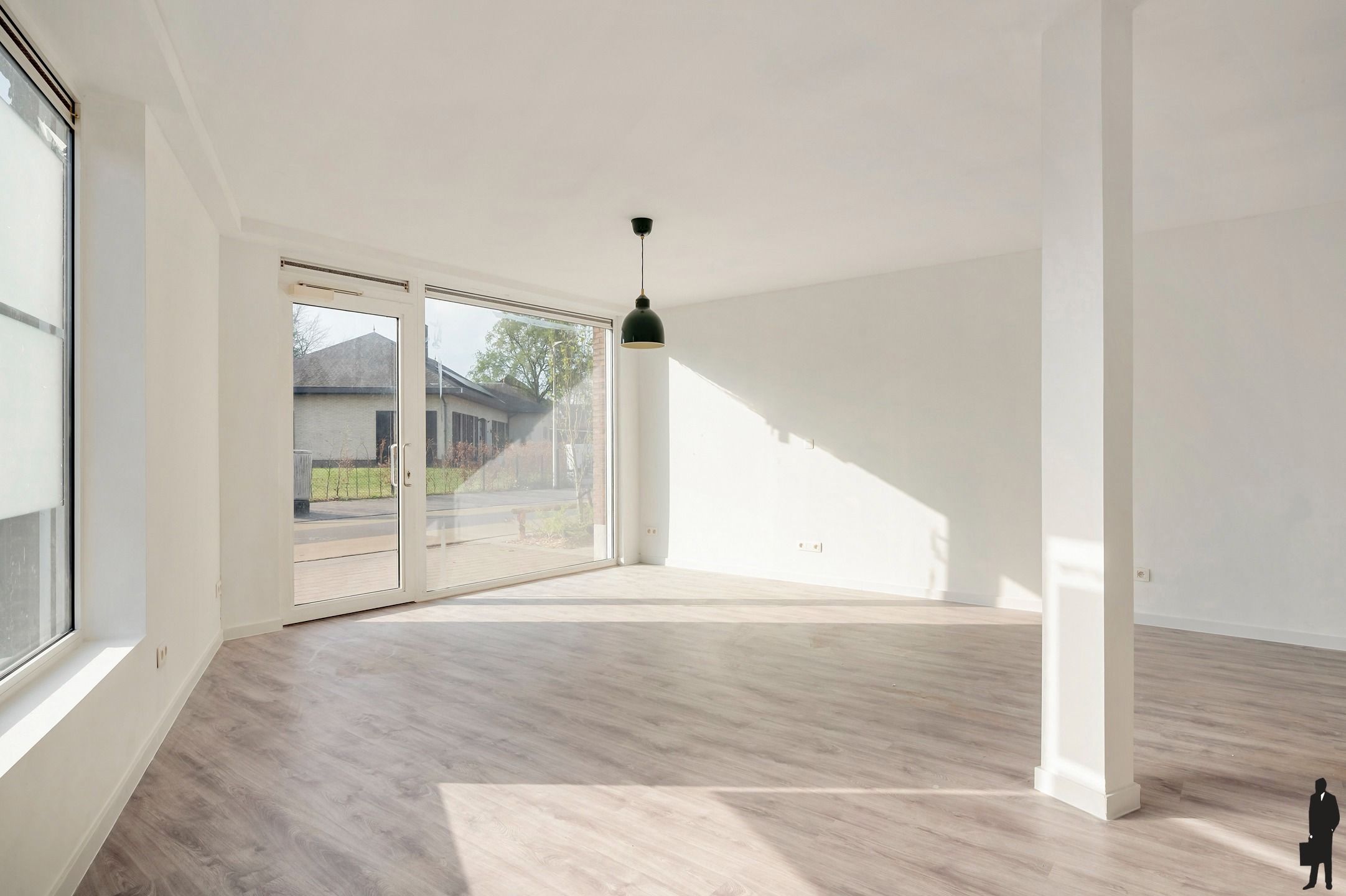 Ruim appartement met mogelijkheid tot kantoor/vrij beroep! foto 11