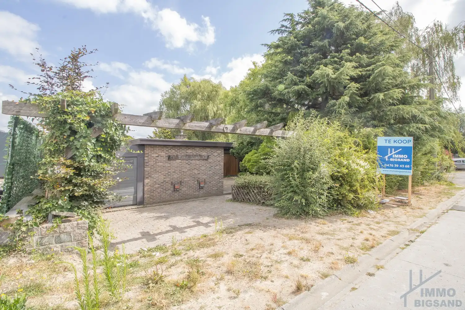 Bungalow te koop in Rekkem met 2 slaapkamers, garage en een prachtig perceel van 540m². foto 2