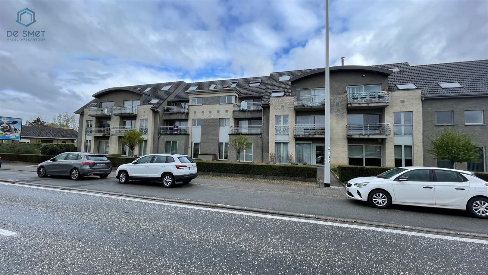 DUPLEX APPARTEMENT MET 3 SLP , TERRAS EN GARAGE MET AFZONDERLIJKE STAANPLAATS BUITEN foto 1