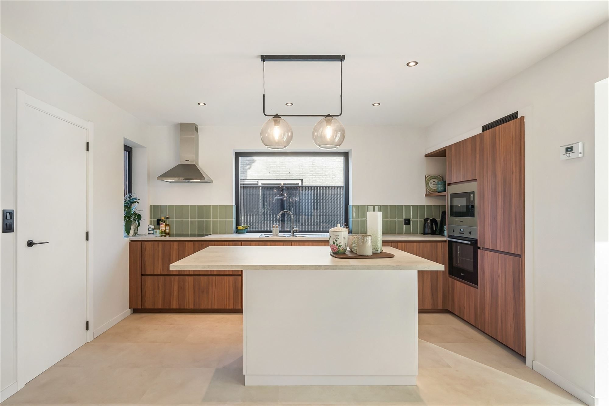 COMPLEET GERENOVEERDE WONING OP PERCEEL VAN BIJNA 8 ARE VLAK BIJ ZOLDER CENTRUM, OMGEVEN DOOR GROEN. foto 7