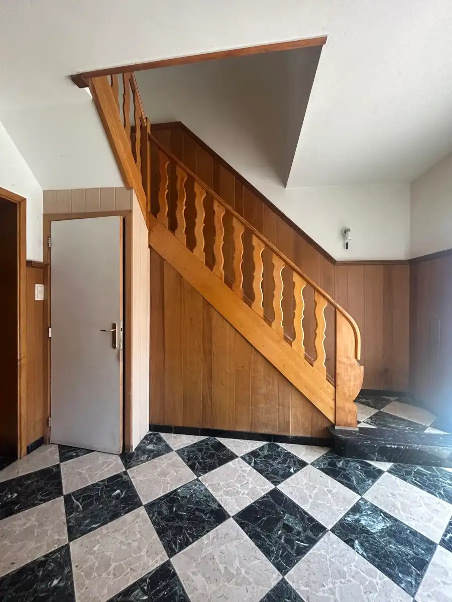 Op te frissen/ te renoveren woning nabij verbindingswegen foto 4