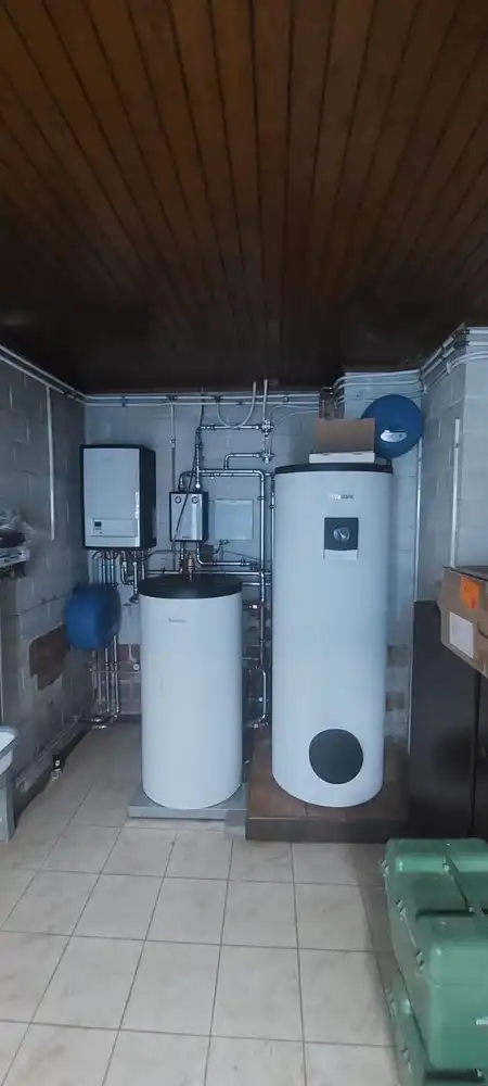 Zeer ruime woning met 4 slaapkamers, groot terras en 2 autostaanplaatsen! foto 14