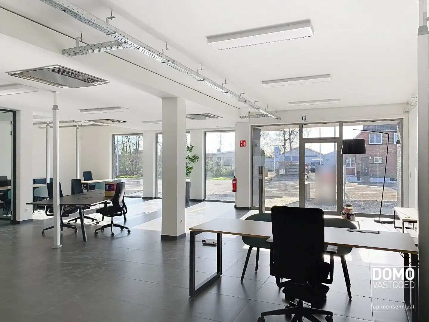 Commerciële ruimte met kelder te huur te Herk-de-Stad foto 7