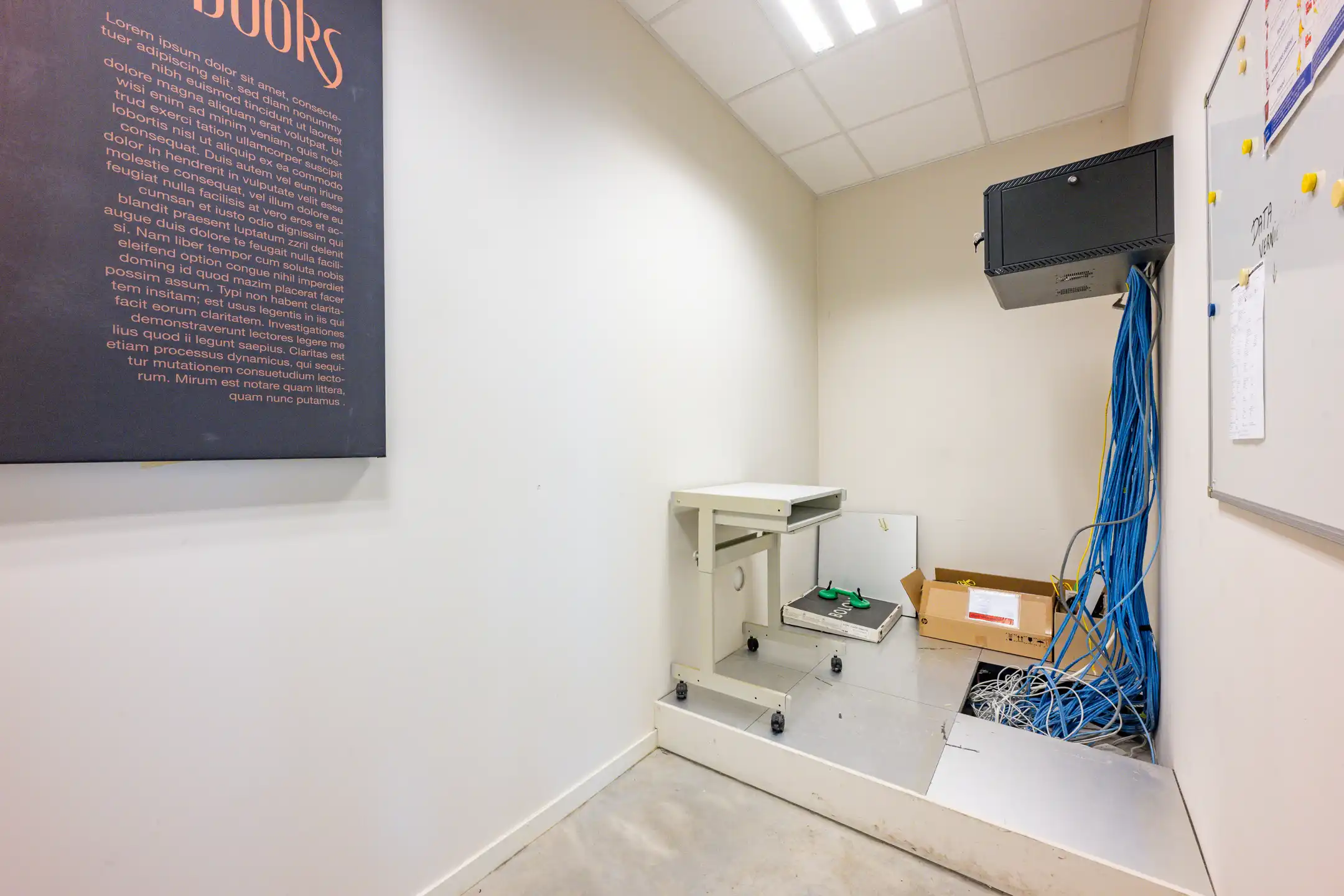 TE HUUR Magazijn + kantoor foto 10