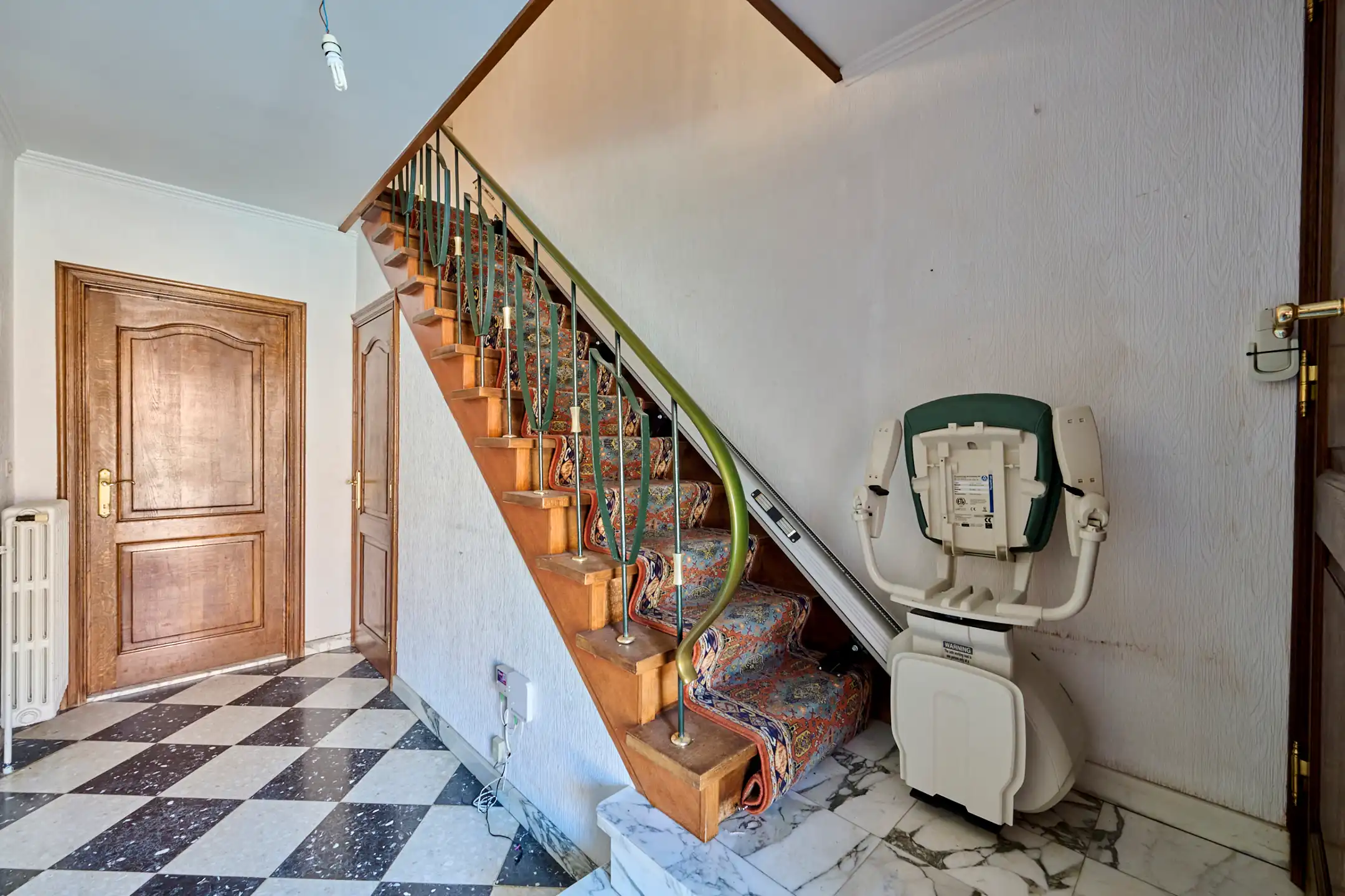 Goed onderhouden rijwoning op toplocatie met parking foto 7