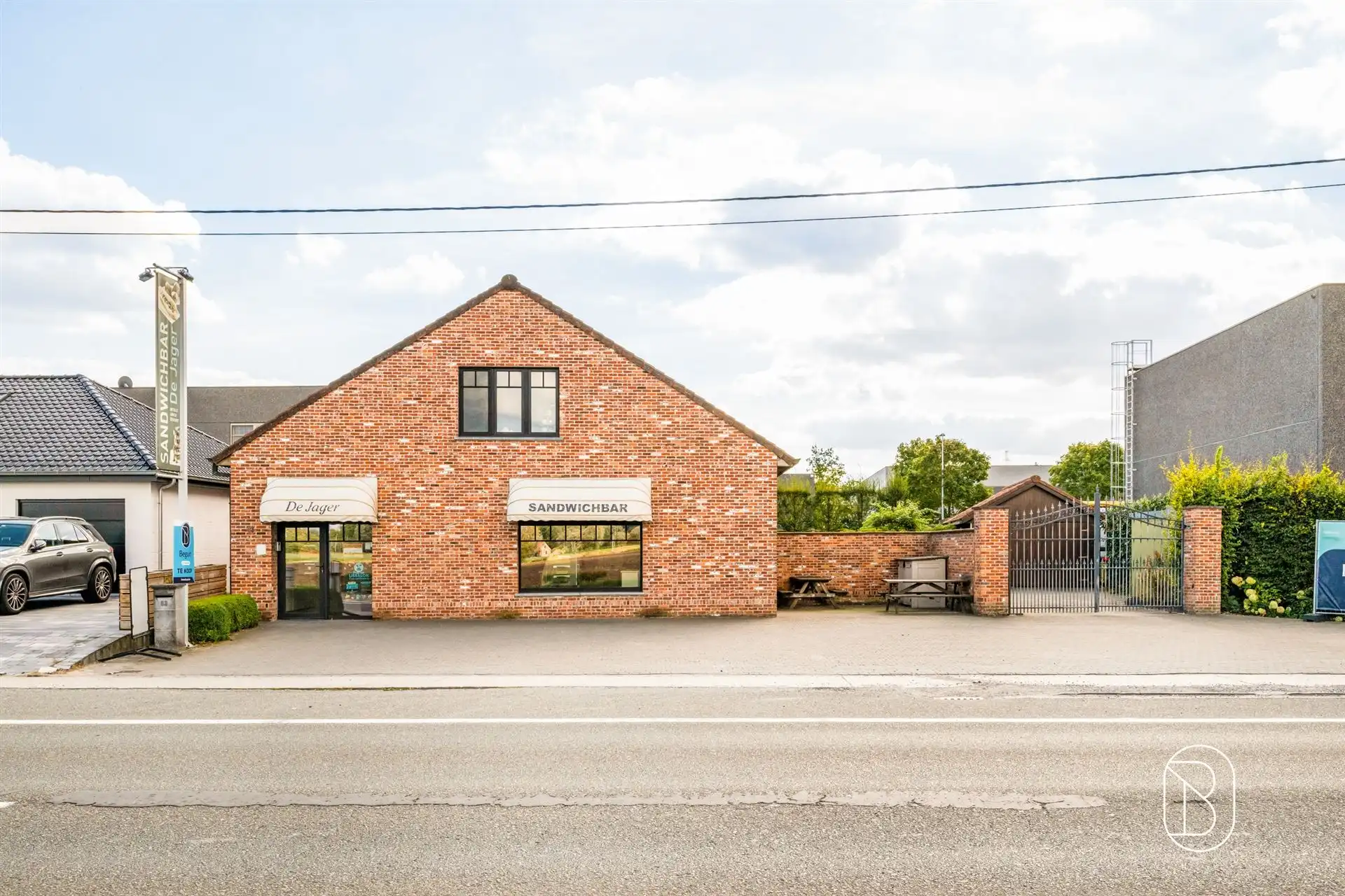 Goed draaiende broodjeszaak met ruim appartement in Vichte foto {{pictureIndex}}