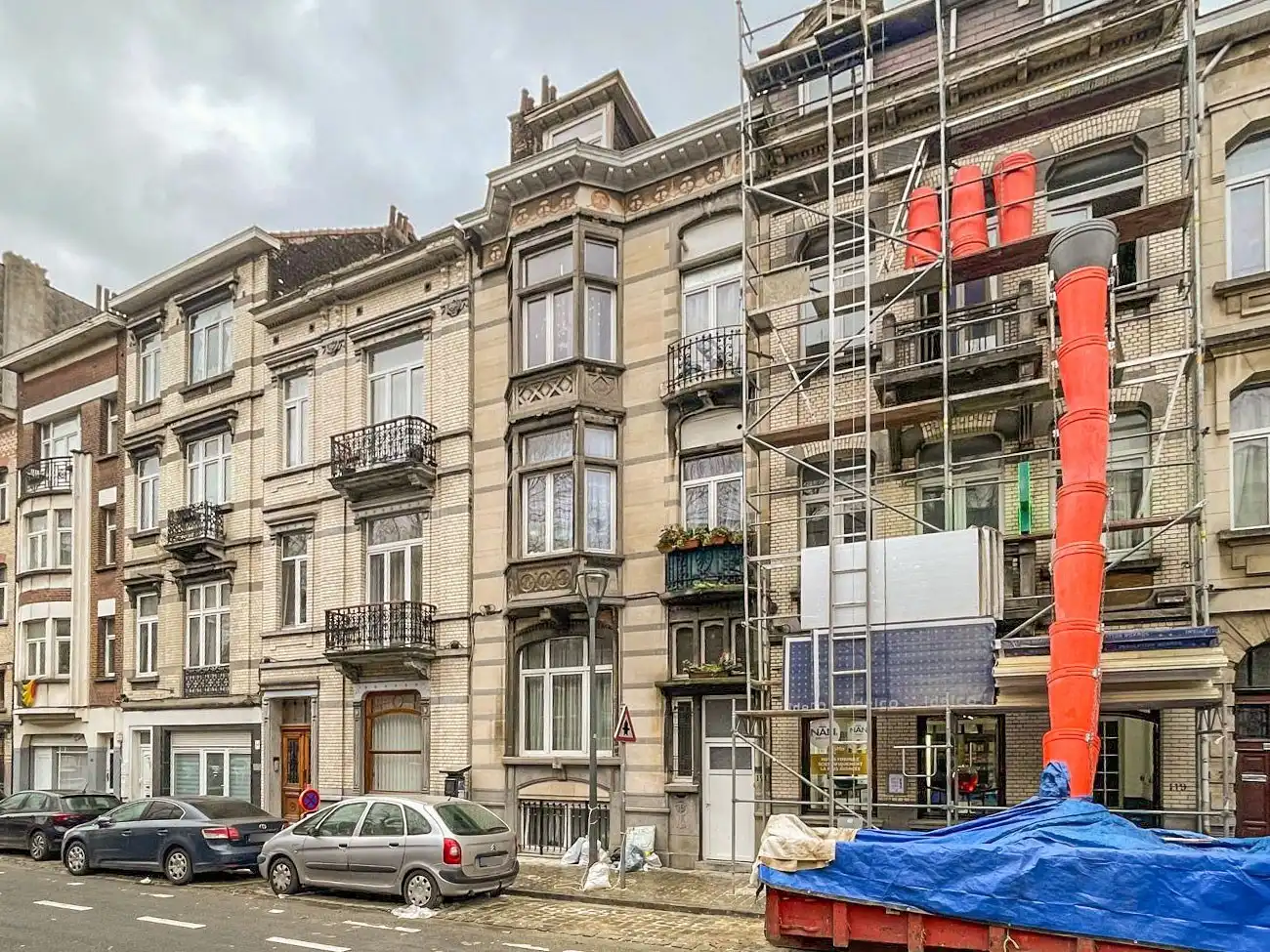 UITSTEKEND GELEGEN WONING (375M²)! foto 3